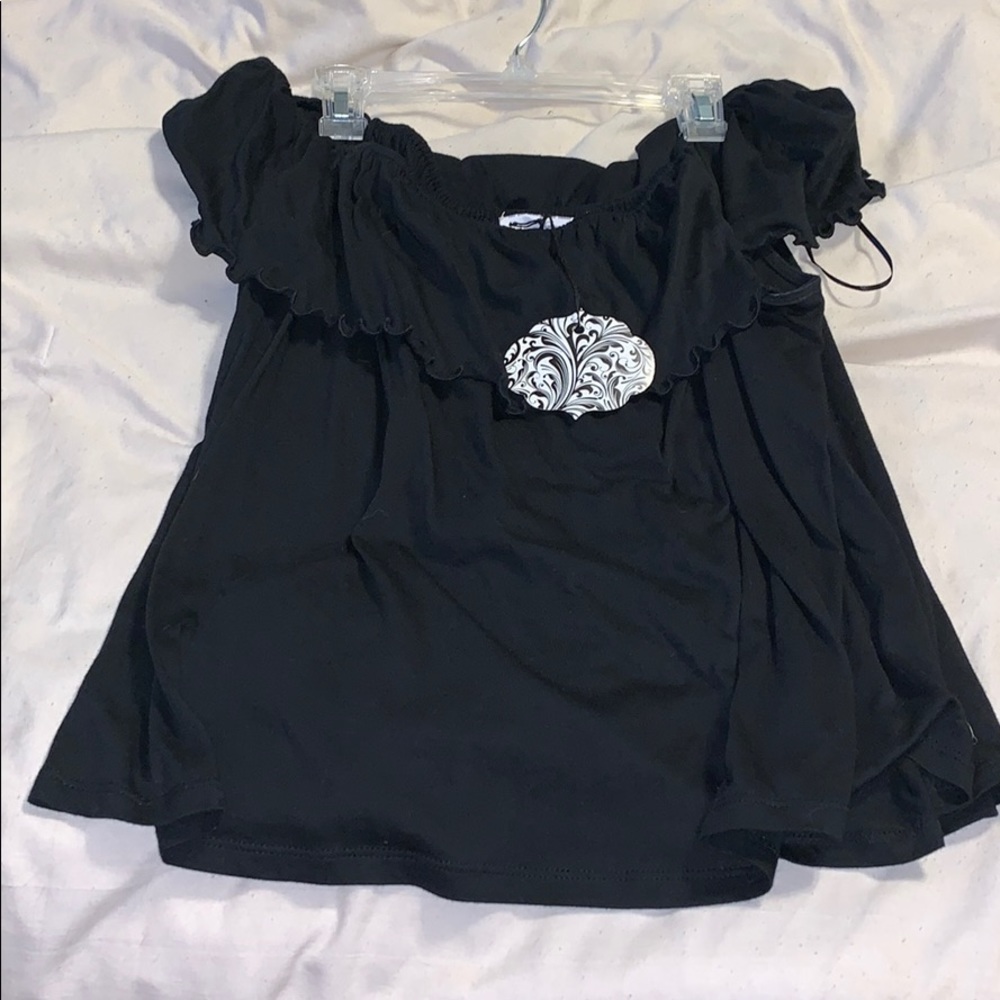 Off the shoulder boutique shirt.